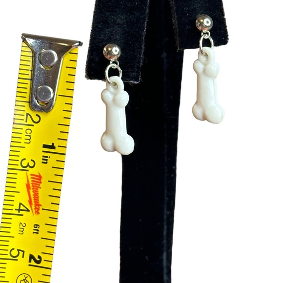 Disney 101 Dalmatians Vintage Bone Pierced Dangle Earrings - Picture 3 of 4